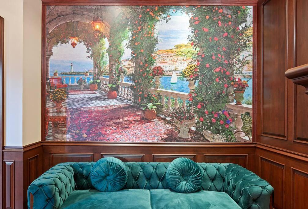 French Chateau W/Swim Spa & Theatre: 11,700 Sqft YYC Esterno foto